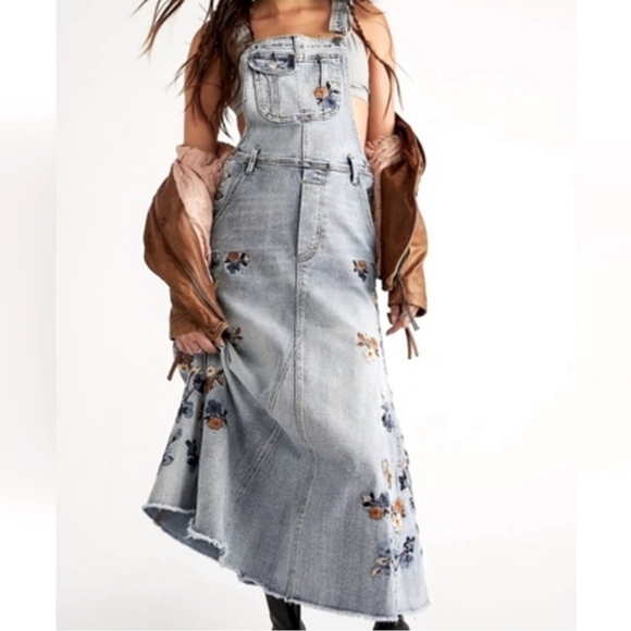 🩵💙 Free People DRIFTWOOD Garden Skirtall Embroidered Overall Maxi Dress 💙🩵 - Picture 2 of 13